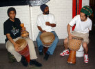 subway-entertainers.jpg (66659 bytes)