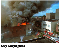 Text Box:    Gary Knight photo